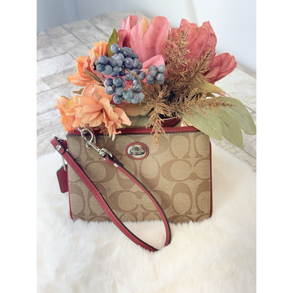 COACH F50142 Peyton Signature Small Wristlet Zip Wallet Khaki Great Condition